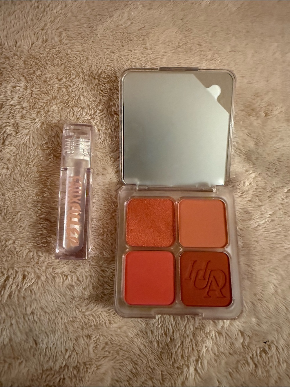 HUDA BEAUTY Peach & Coral Mini Eyeshadow Quartet